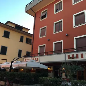 Meucci Hotel